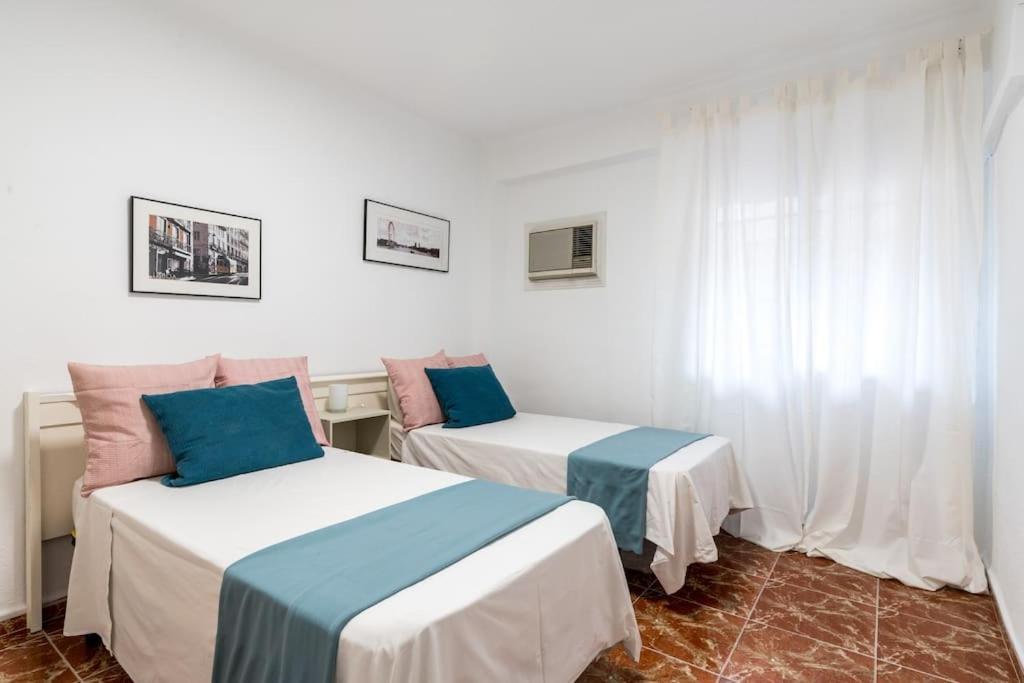 Santa Justa Urban Apartment Seville Exterior photo