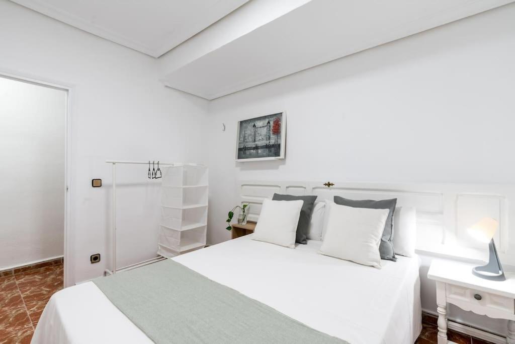 Santa Justa Urban Apartment Seville Exterior photo