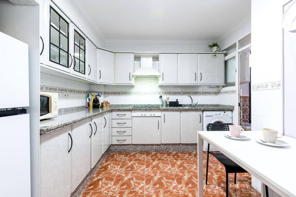 Santa Justa Urban Apartment Seville Exterior photo