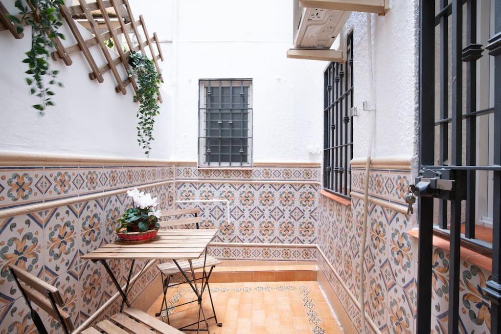 Santa Justa Urban Apartment Seville Exterior photo
